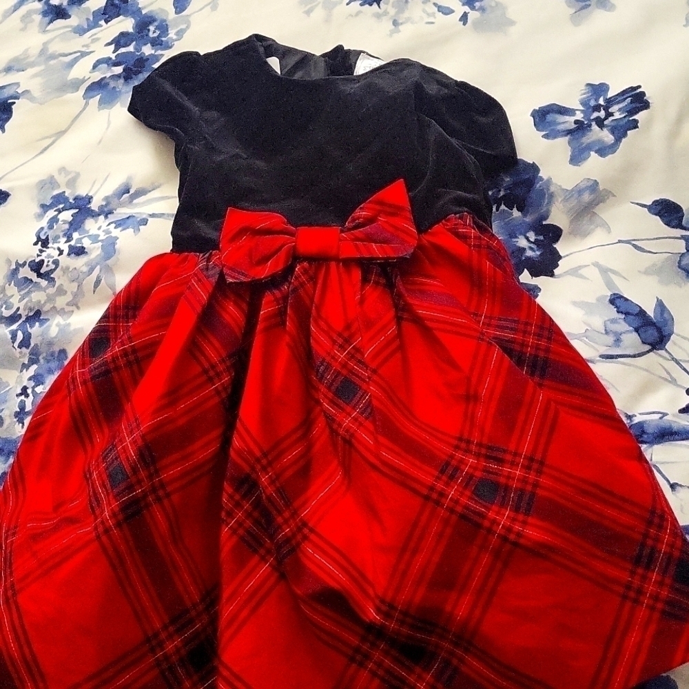 Girls Christmas Dress - like brand new, only worn one time.